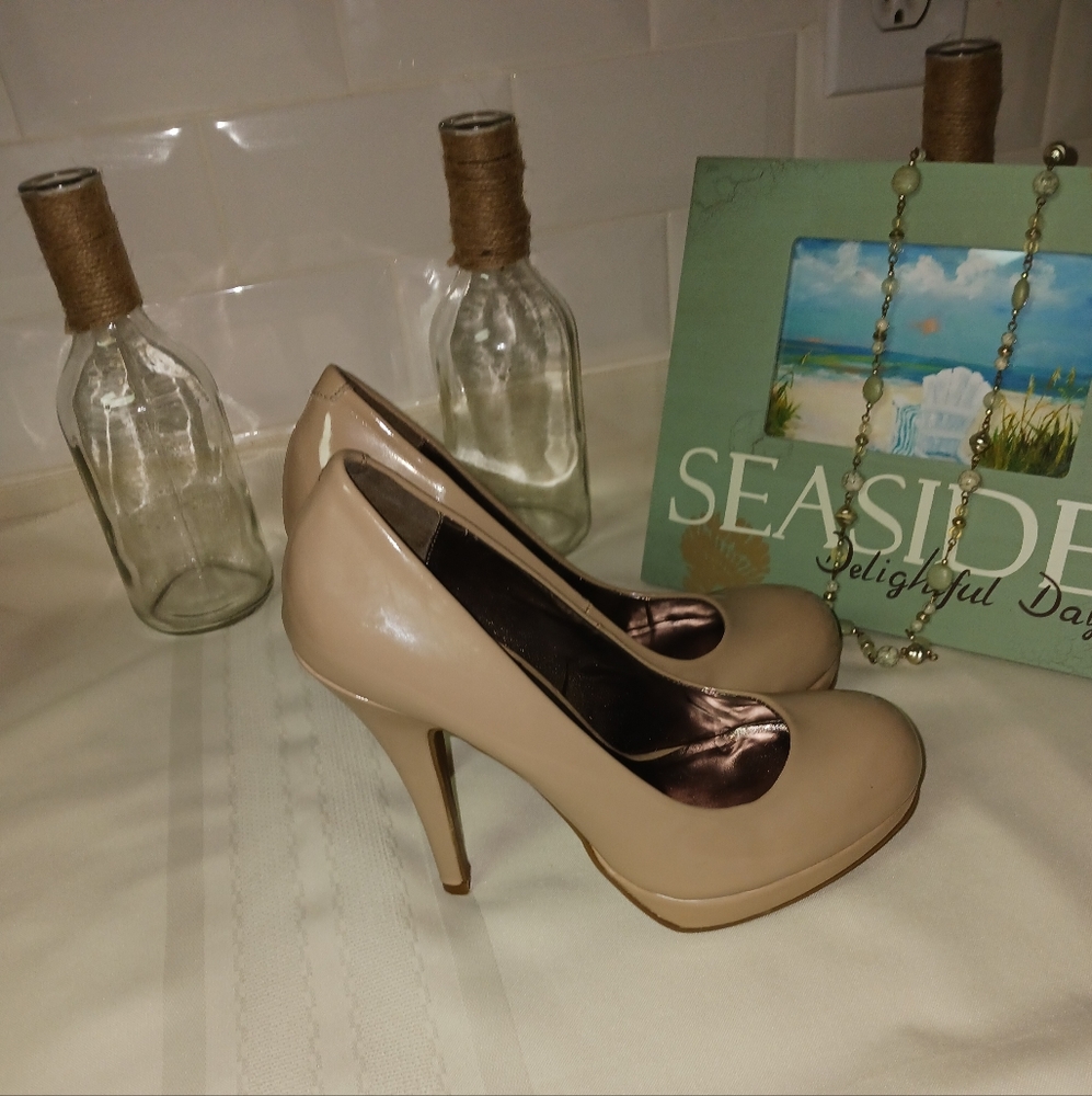 Madden Girl Platform Pumps